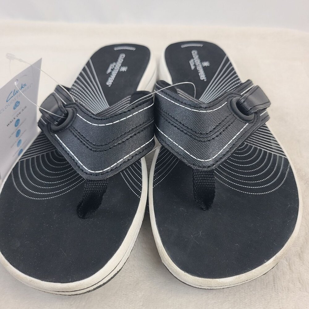 NEW Clarks Cloudsteppers Women's Black Cushioned Flip-Flops Sandals Size 8 - Picture 3 of 7